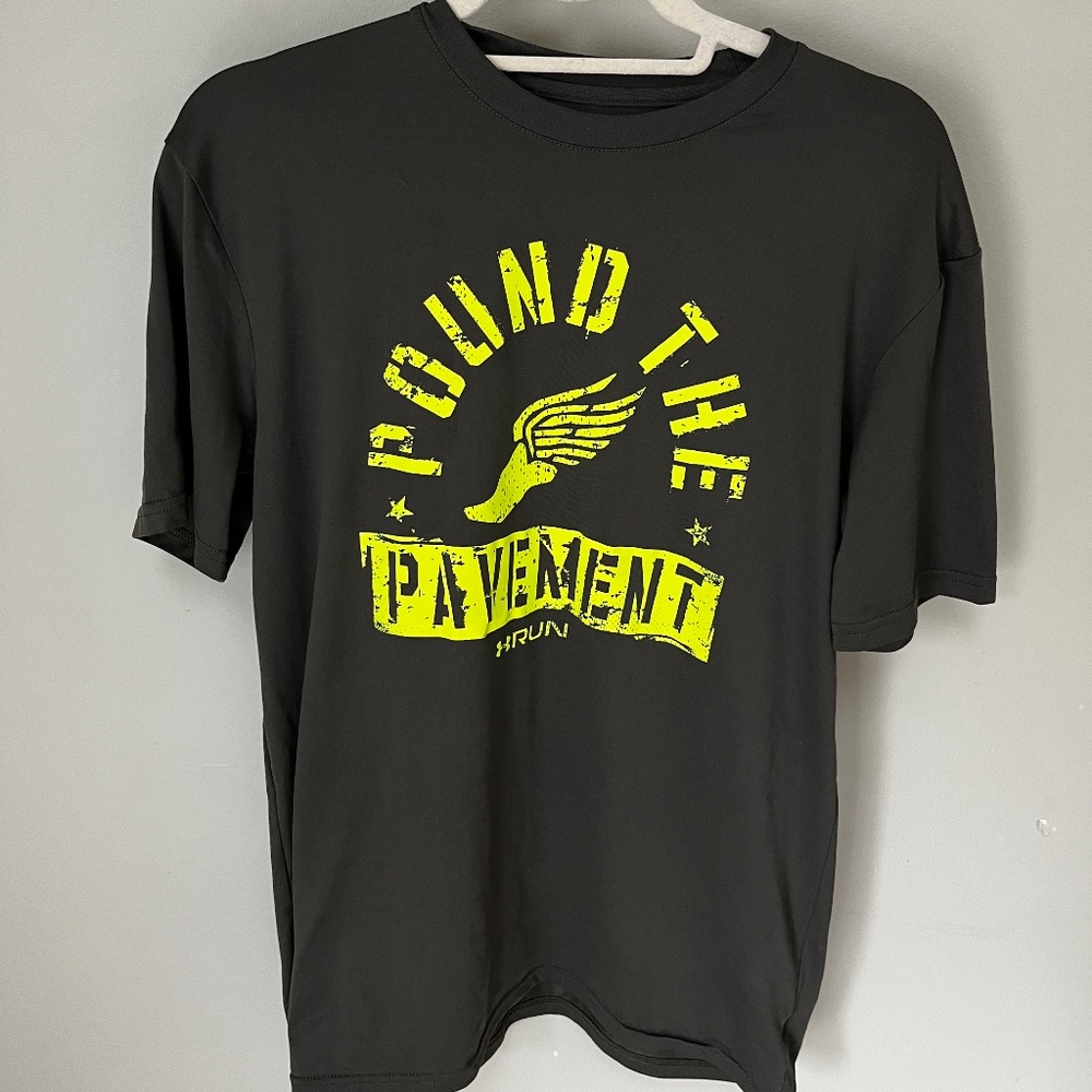 ♥️NWOT Under Armour Graphic Tee Shirt/SMALL